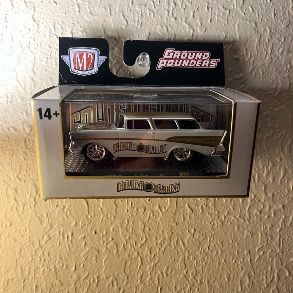 M2 Machines Ground Pounders Silver Die-Cast Car
